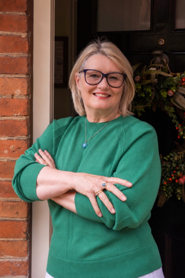 lindas-newspapers-green-jumper-just-for-tummies